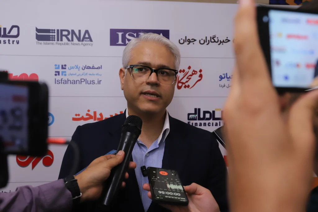معاون وزیر ارتباطات: پیش از واگذاری اختیار به هوش مصنوعی مسئول پاسخگو مشخص شود