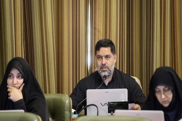 تقلیل مسائل زنان ایرانی به موضوع حجاب، نادیده گرفتن دستاوردها است