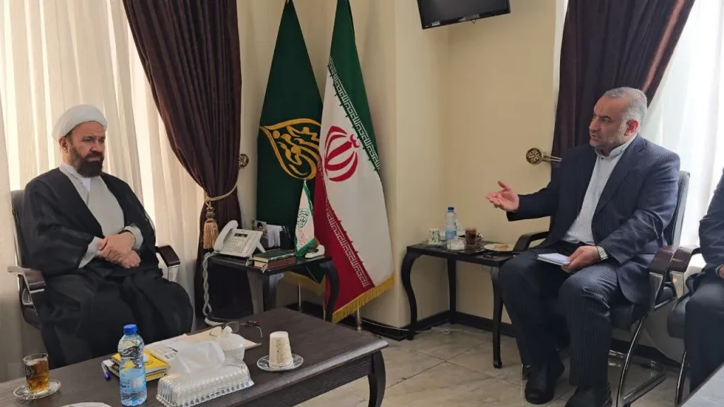 دیدار رئیس سازمان زندان‌ها با تولیت حرم مطهر شاهچراغ (ع)