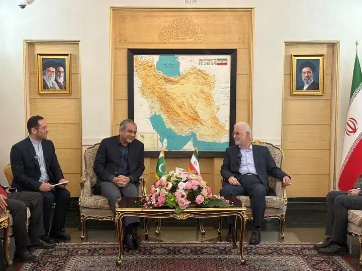 وزیر کشور پاکستان در تهران: ️درباره تلاش های نخست‌وزیر و فرمانده ارتش پاکستان در زمینه فرآیند صلح و پیشبرد آن صحبت کردیم