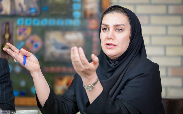ملک‌زاده: تا دانش‌آموز حرف می‌زند نگویید «هیس»؛ در سال ۱۴۰۱ دانش‌آموزان حرف نهادهای نظامی و حوزه علمیه را نمی‌پذیرفتند