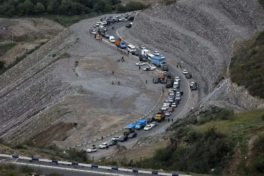 پلیس راه: ممنوعیت تردد در مسیر جنوب به شمال جاده چالوس و آزادراه تهران ـ شمال تا اطلاع ثانوی
