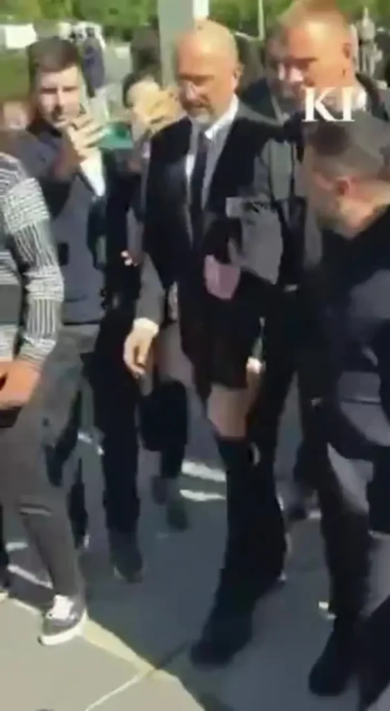 پاسخ تند زلنسکی به خبرنگار روس/ با موشک به مسکو میروم!+ فیلم
