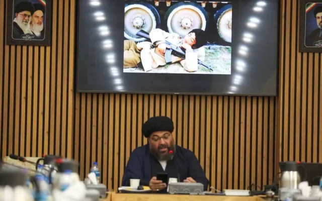 نوجوانان را با قهرمانان واقعی آشنا کنیم