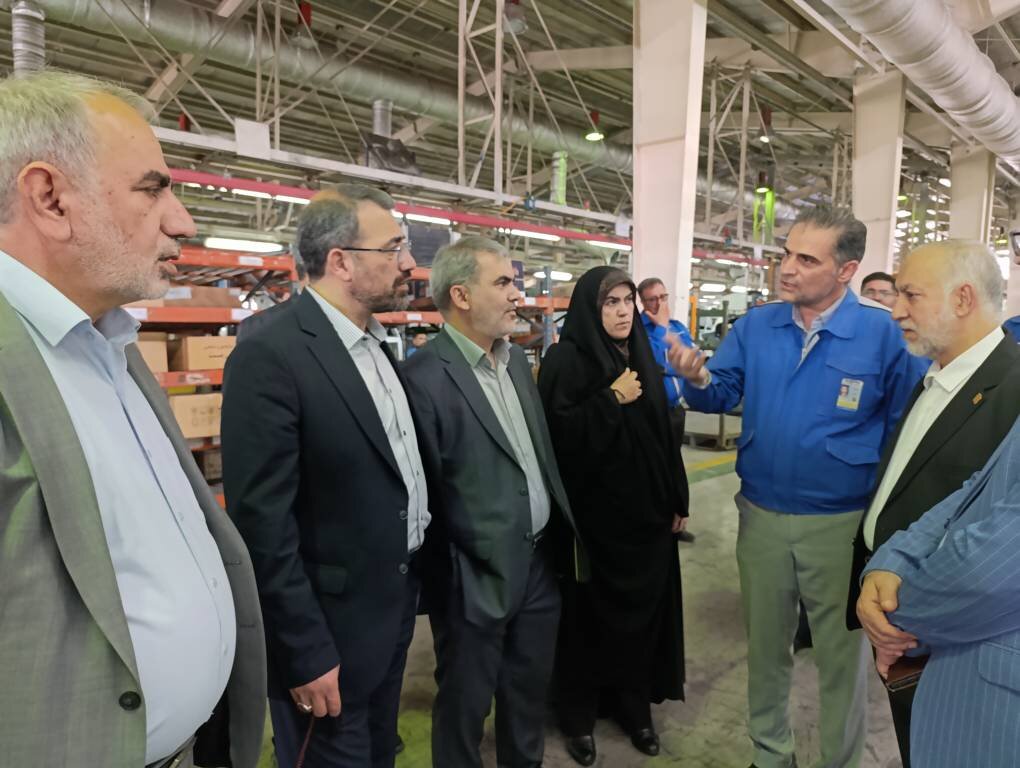 بازدید کمیسیون ویژه حمایت از تولید از ایرانخودرو فارس برای بررسی موانع افزایش تولید