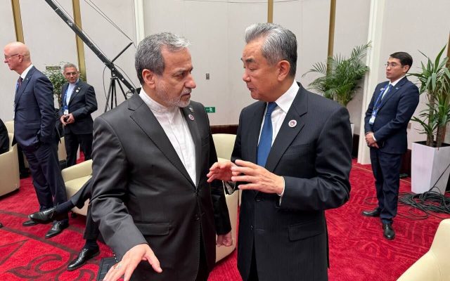 ساداتیان: گرانی نفت و ناامنی در تنگه هرمز نقطه چالش تهران و پکن است اما مدیریت میشود