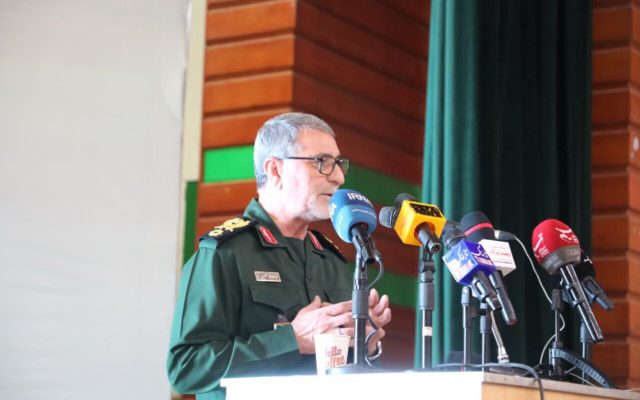 پیشکسوتان دفاع مقدس الگوی مقاومت و ایثار هستند