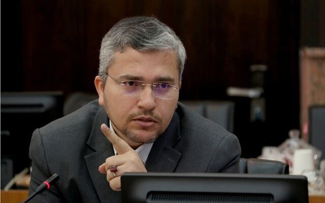 عضو کمیسیون امنیت ملی از احتمال جدی جنگ مجدد علیه ایران گفت/ رضایی: تا امروز هر خانواده آمریکایی بالغ بر ۱۵۰۰ دلار برای جنگ آمریکا با ایران هزینه کرده