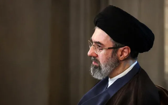دستخط رهبر معظم انقلاب آیت الله سید مجتبی خامنه‌ای خطاب به سردار سید مجید موسوی