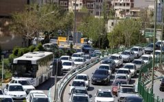 تهران از ۵:۴۰ صبح درگیر بار ترافیکی شد؛ افزایش ۲۰ درصدی تردد در روز اول مهر/ جریمه سرویس‌های مدارس فاقد برچسب از هفته دوم مهر