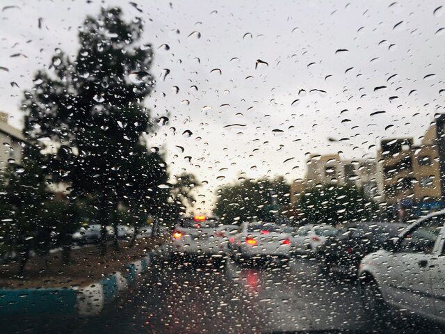 بارندگی در جاده های شمالی کشور/ این محورها ترافیک سنگین دارد