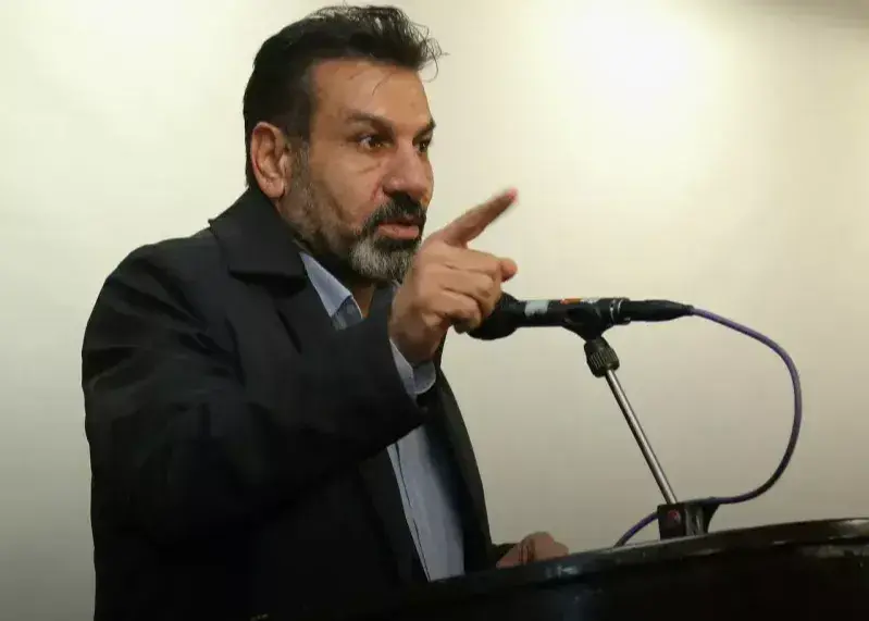 مومنی: نه کار خداداد درست بود نه عالیشاه/ در مورد صالح، سهراب صاحب اختیار است