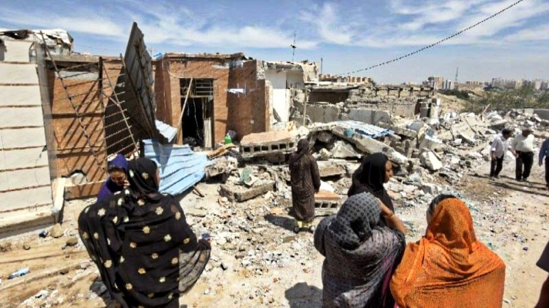پشت دیوارهای ترک‌خورده یک زندگی
