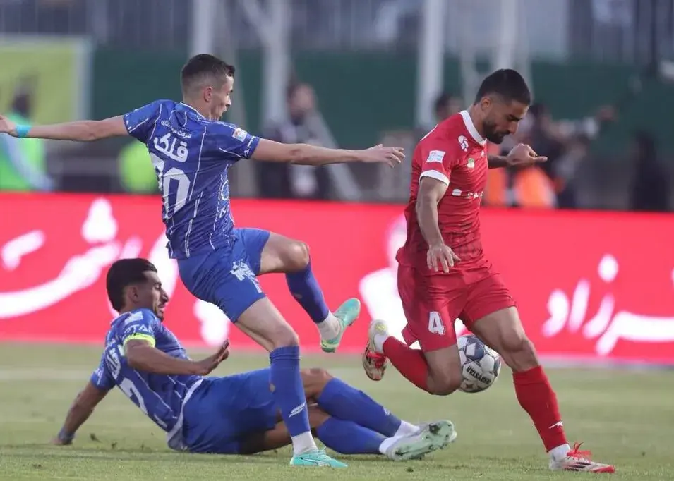 اعضای دو تیم فقط در استادیوم همدیگر را می‌بینند/ دوری ۲۵ کیلومتری استقلال و پرسپولیس در اصفهان!
