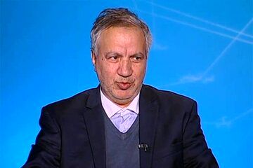 انتقاد شدید عطاءالله مهاجرانی از تندروی ها علیه پزشکیان در تجمعات شبانه/ مگر رهبری نگفتند: «حتی اختلافات موجه را هم به میان مردم نیاورید و وحدت را نشکنید»؟
