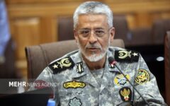 امیر سیاری: شناورهای دشمن را در صورت لزوم هدف قرار می‌دهیم