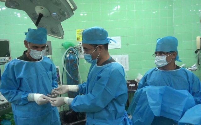 انجام جراحی هیدروسفالی کودک دوساله در بیمارستان دهدشت