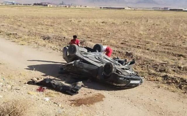 برخورد شاخبهشاخ پژو و دنا در فلارد ۳ فوتی برجا گذاشت