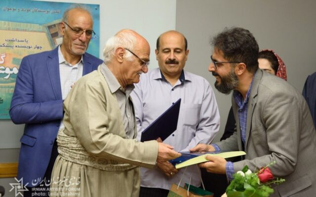 تقدیر از چهار نویسنده پیشکسوت/ فریدون عموزاده‌خلیلی از «استقبال غیرمنتظره» گفت
