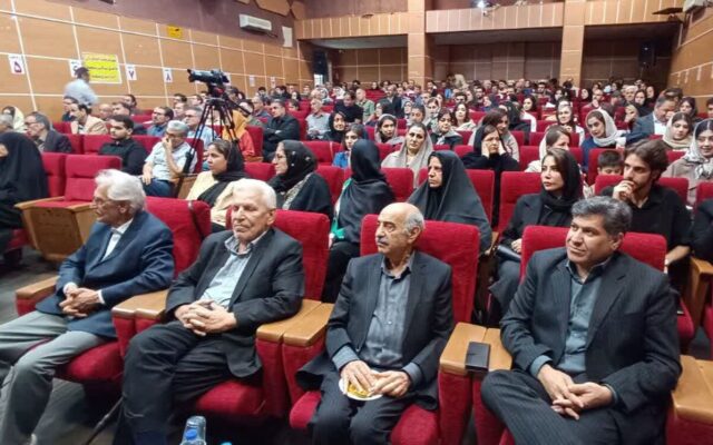 فصل شعر بیان در ایلام؛ پیوند شاعران پیشکسوت با نسل جوان