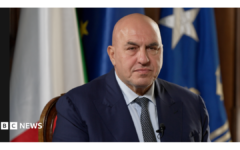 Trump 'completely wrong' to restrict support for Ukraine, Italian minister tells BBC