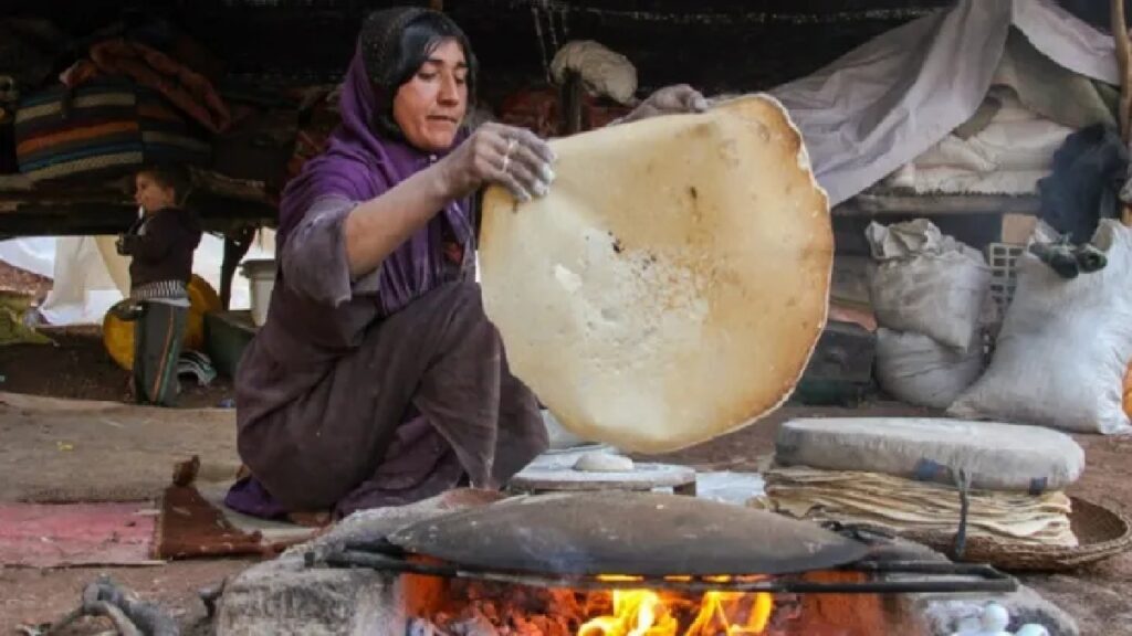 ذخیره آرد و سوخت در مناطق صعب‌العبور الیگودرز؛ آماده‌باش ۹ اکیپ راهداری برای فصل بارش‌ها
