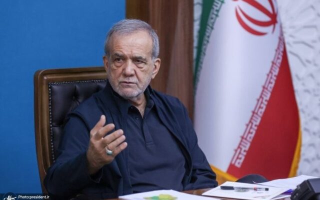 پزشکیان در نشست هم‌اندیشی با نمایندگان ملت مبعوث: برای حل مشکلات کشور باید از طرح‌های عملیاتی و فراجناحی استفاده کنیم
