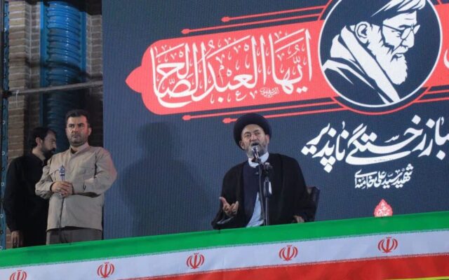 امام جمعه اردبیل: امارات مرکز توطئه علیه کشورهای عربی و اسلامی است/ اهل تحقیق می‌گویند امارات جزو شهرک‌های صهیونیست‌نشین و شهرک عبری است