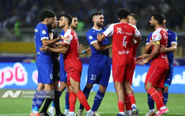 پخش زنده بازی پرسپولیس - مس ساعت ۱۵:۳۰ و استقلال - گل گهر ساعت: ۱۷:۴۵/ لینک