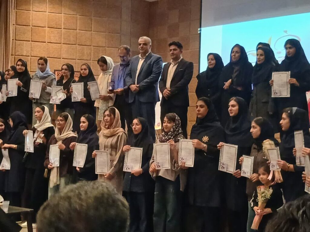 درخشش دانش‌آموزان دبیرستان دهخدا شهرکرد در عرصه‌های علمی، فرهنگی و هنری