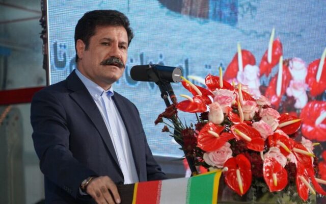 اجازه ندهید میان شما خط ایجاد کنند و شکاف به وجود بیاورند