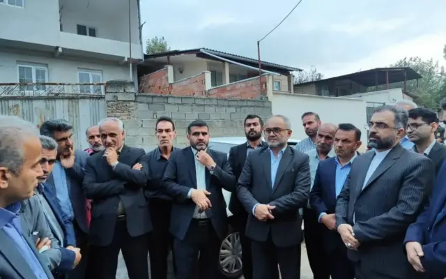 حضور مسئولان در میان مردم باید به رفع مشکلات منجر شود