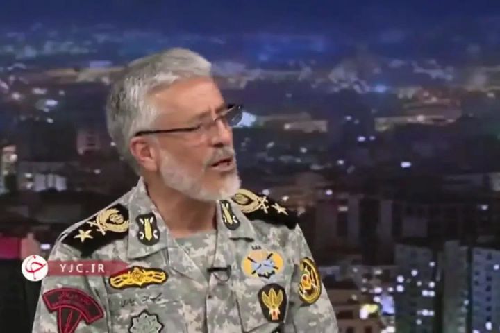 مروری بر دو برنامه رادیویی