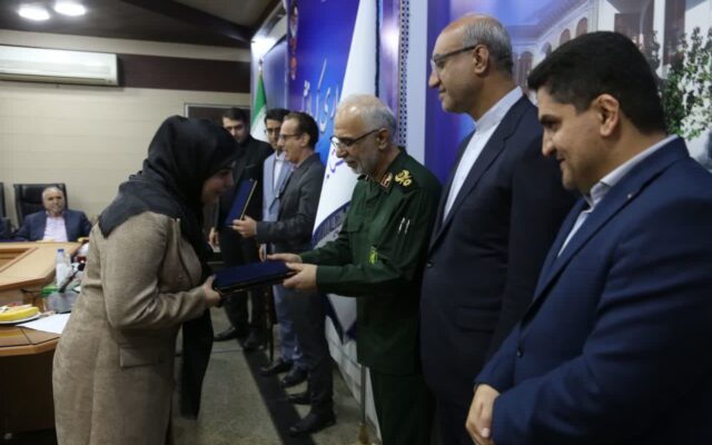 برگزاری آیین تجلیل از پزشکان پرستاران کادر درمان فعال در برنامه‌های بسیج جامعه پزشکی استان کرمانشاه