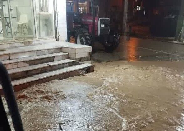 سیلاب در مینودشت؛ جاده‌های روستایی مسدود و خانه‌ها دچار آبگرفتگی شدند