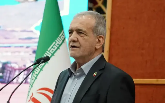 پزشکیان: انصاف نیست کسی که خانه مجلل دارد همان یارانه فرد نیازمند را بگیرد