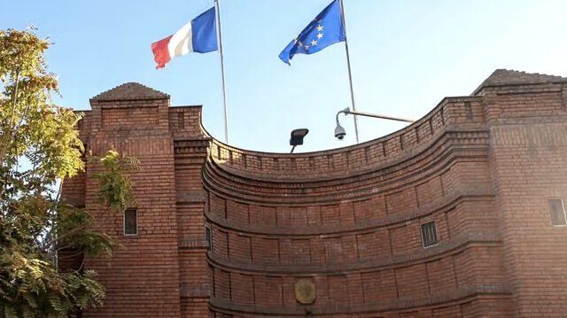 فرافکنی سفارت فرانسه به انتقاد سخنگوی وزارت خارجه ایران