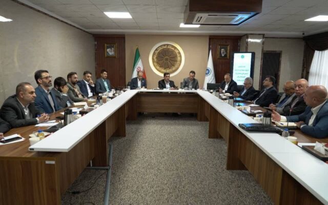بررسی مشکلات فعالان صنایع پلاستیک، پلیمر و قطعه‌سازی البرز