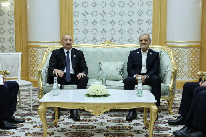 پزشکیان و علی‌اف در حاشیه اجلاس خزر دیدار کردند