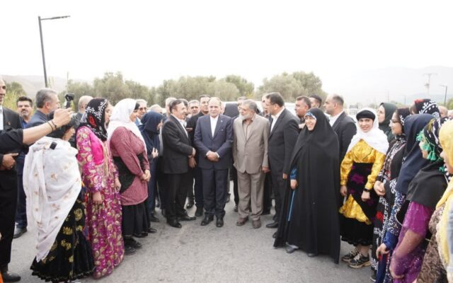 وزیر جهاد کشاورزی با استقبال مردم وارد طارم سفلی شد