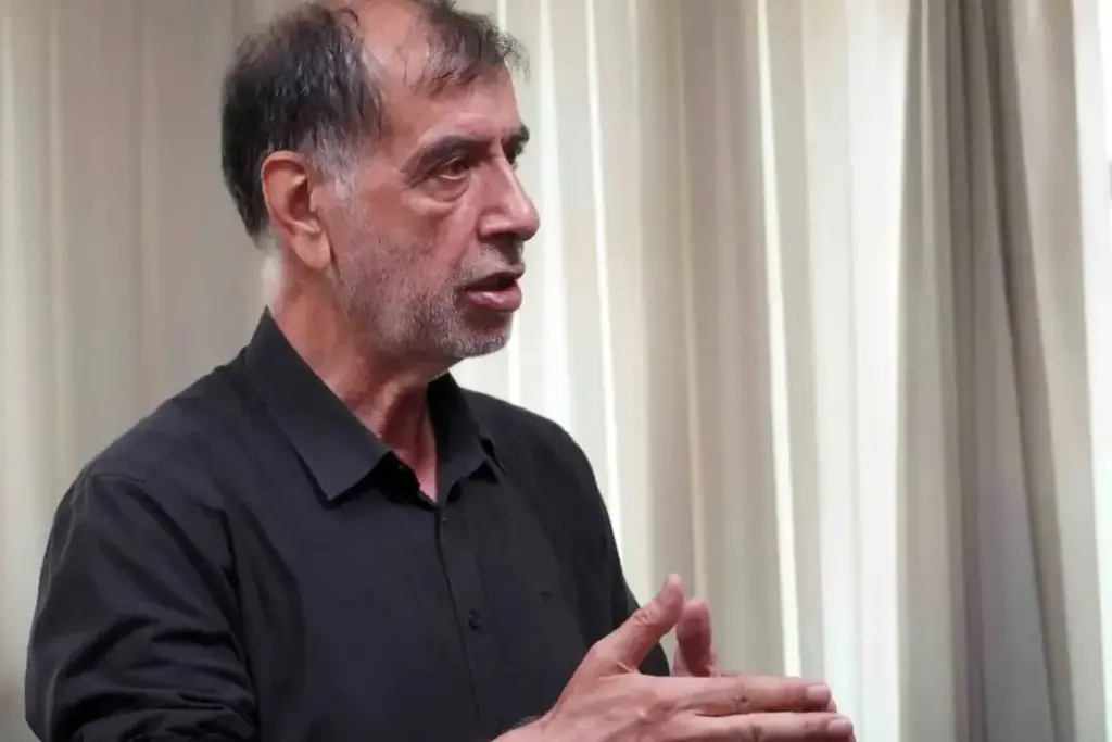 انتقاد باهنر از امام جمعه کرمان: پبیخود کردید که مذاکره ندارید؛ مذاکره ادامه جنگ و محل تعیین نتیجه آن است