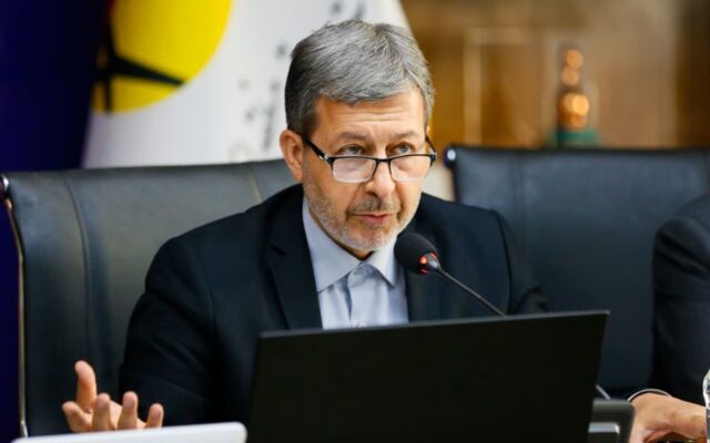 شورای فرهنگ عمومی باید به قرارگاه عملیاتی فرهنگی تبدیل شود