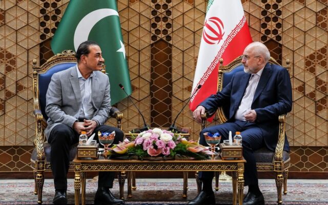 قالیباف در دیدار با عاصم منیر:آمریکا فقط با اجرای شروط هفتگانه می‌تواند اعتماد ایران را کسب کند/ جنگ طلب نیستیم