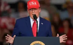 ترامپ: مهاجران کنترل فرانسه را به دست گرفته‌اند؛مرزها را ببندید