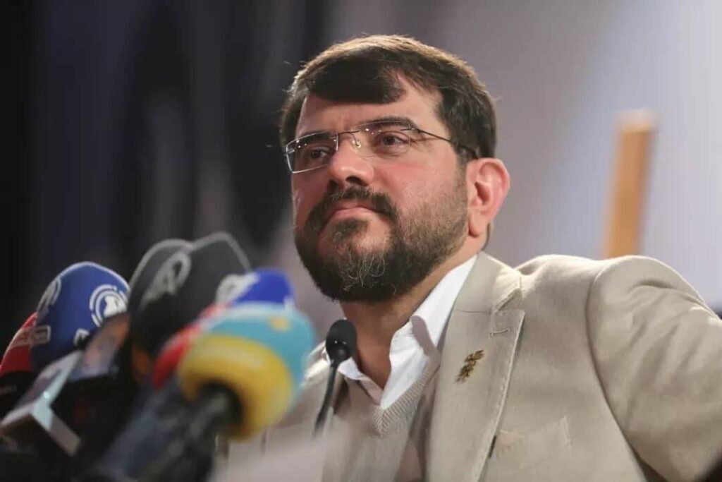 تهیه کننده گاندو هم به جبلی و جلیلی تاخت؛ خدایی که خرمشهر را آزاد کرد صدا و سیما را نیز از دست شما آزاد کند/ می‌تازید برای خودتان؟!