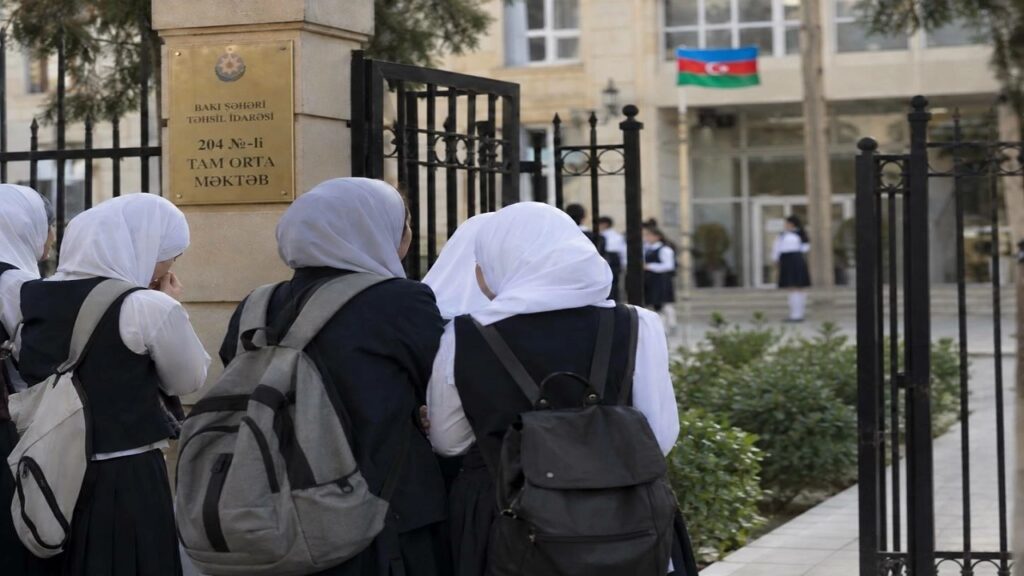 واکنش مراجع عراق به ممنوعیت ورود دانشآموزان محجبه به مدارس جمهوری آذربایجان