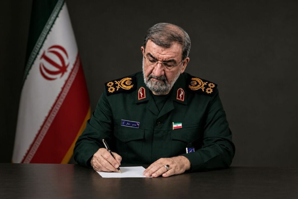 محسن رضایی درگذشت پدر امیر سپهبد شهید موسوی را تسلیت گفت