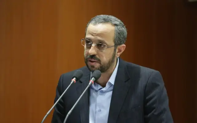 واکنش دستیار قالیباف به انتقاد سعید جلیلی از حکم زندان رسایی: آقای جلیلی! تقویم وحدت از روز گرفتاری دوستان آغاز نمی‌شود و در همان روز هم پایان نمی‌یابد