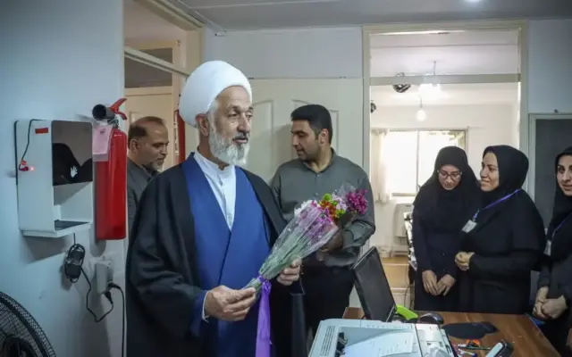 پرستاران نماد ایثار خاموش و آرامش جامعه هستند