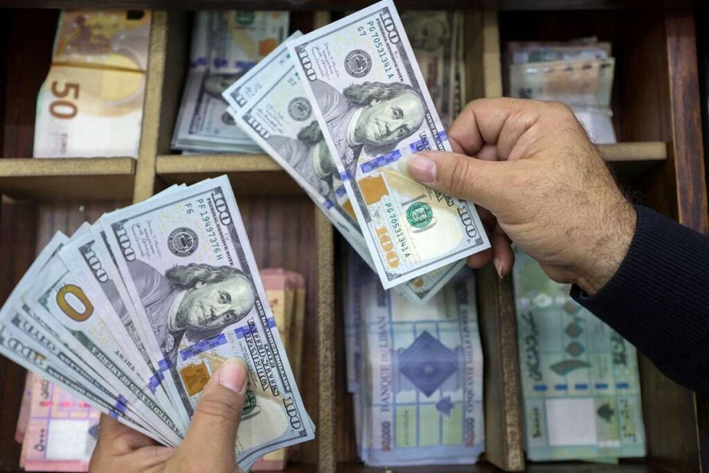 شرایط خرید 10 هزار دلار با کارت ملی/ هر دلار با چه قیمتی به فروش می‌رسد؟